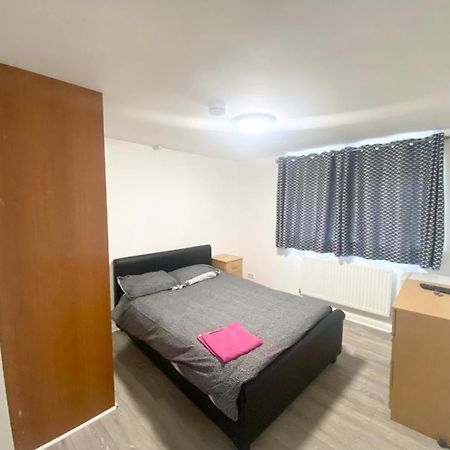 The Heathrow Lodge London Uk Harmondsworth Zewnętrze zdjęcie