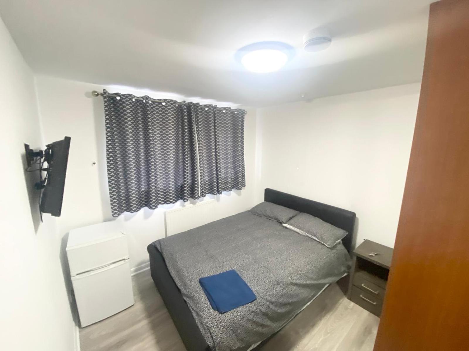 The Heathrow Lodge London Uk Harmondsworth Zewnętrze zdjęcie