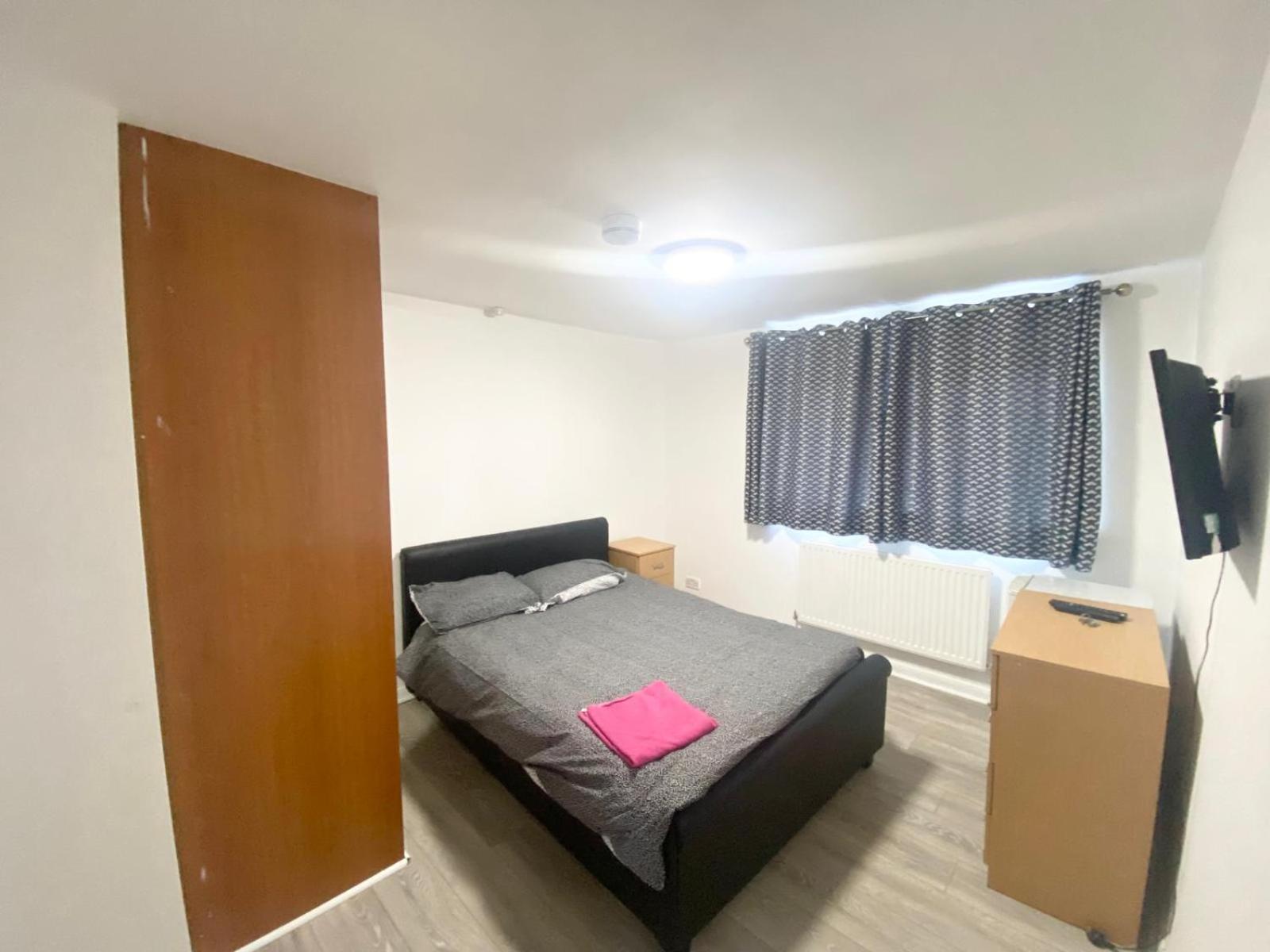 The Heathrow Lodge London Uk Harmondsworth Zewnętrze zdjęcie
